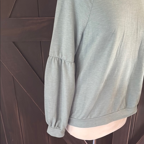 Knox Rose Sage Sweatshirt with lower puff sleeves - Picture 3 of 7